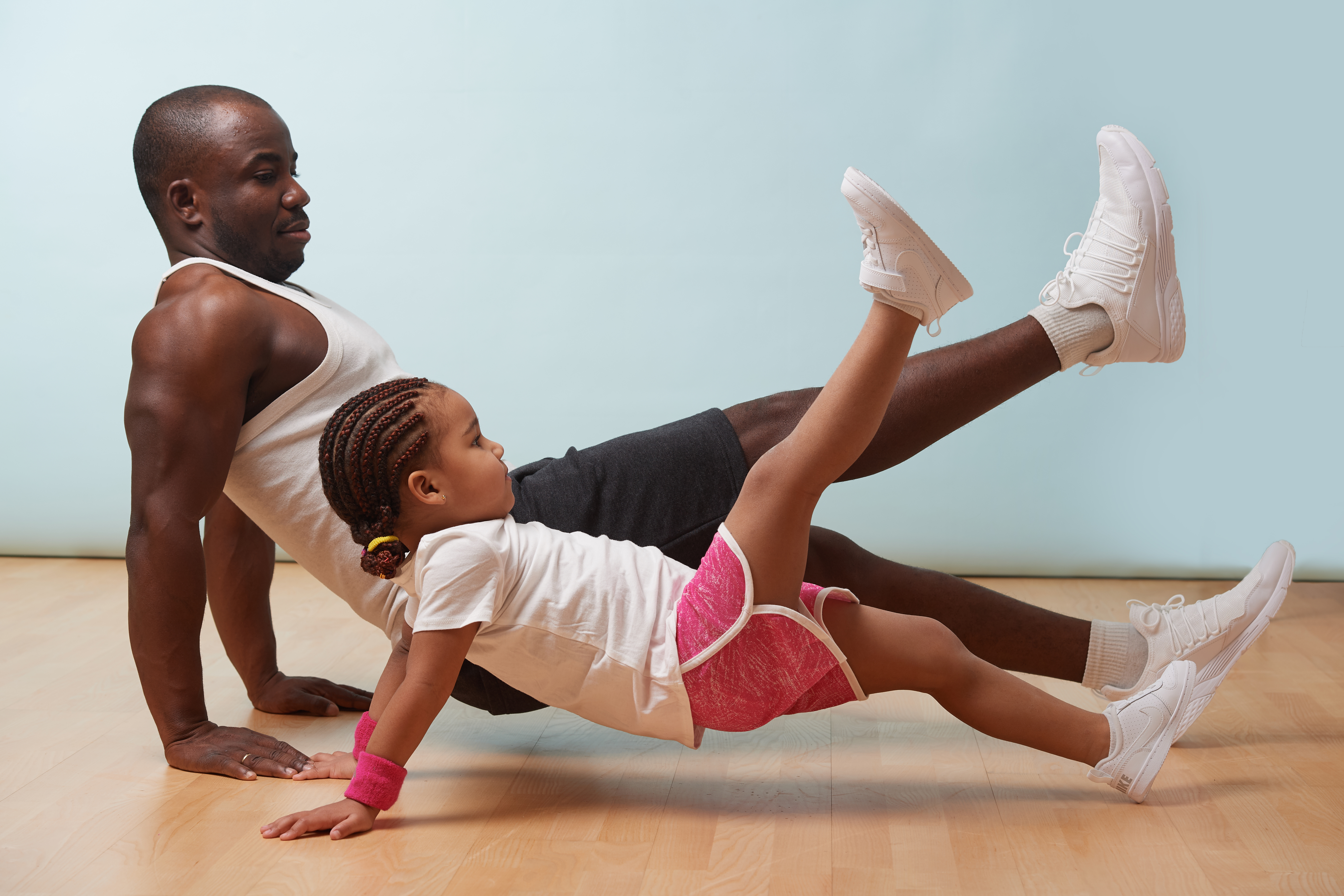 10-easy-home-exercises-parents-can-do-with-kids image